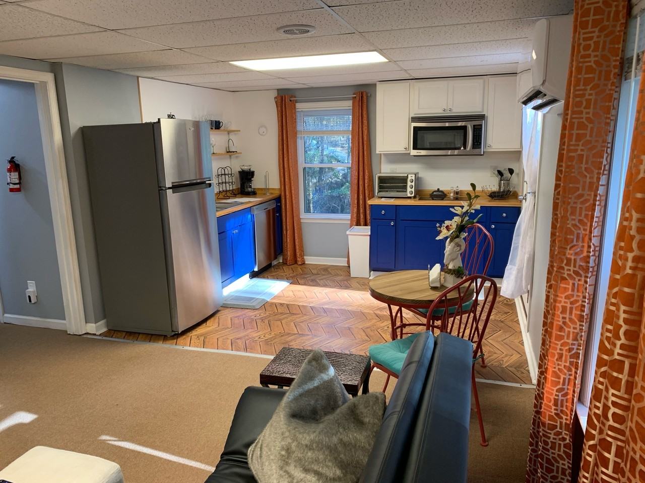 215 Devonshire Drive - Photo 5 of 26