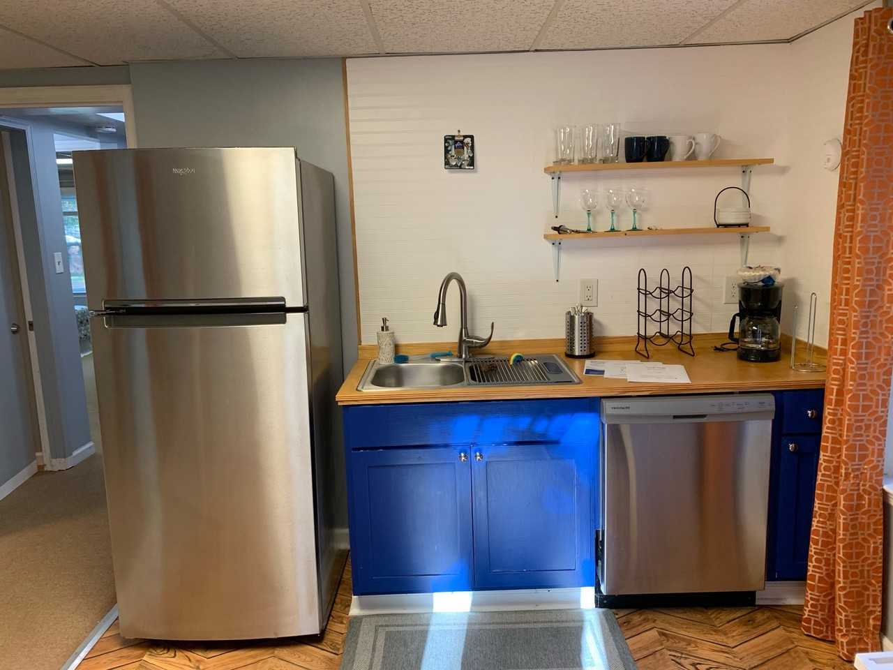 215 Devonshire Drive - Photo 7 of 26