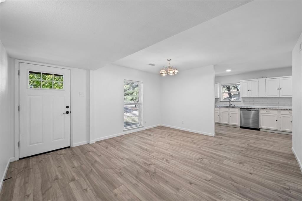 2901 Woodhaven - Photo 3 of 19