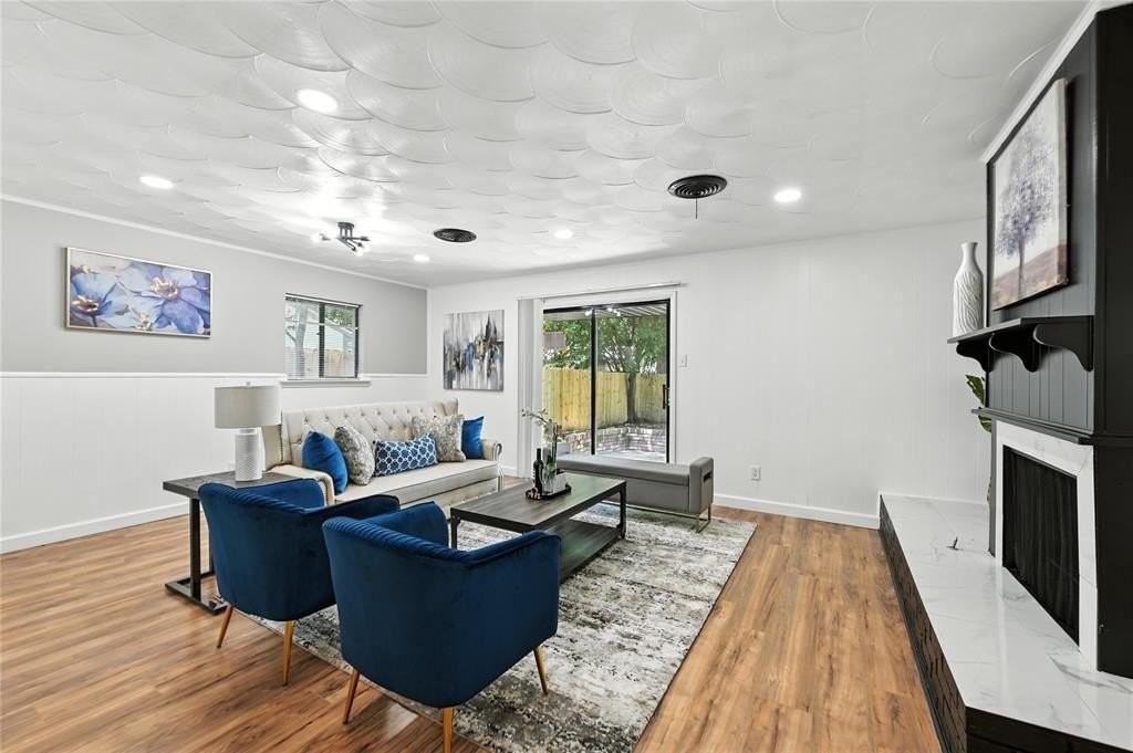 214 W Dorris Dr - Photo 4 of 22