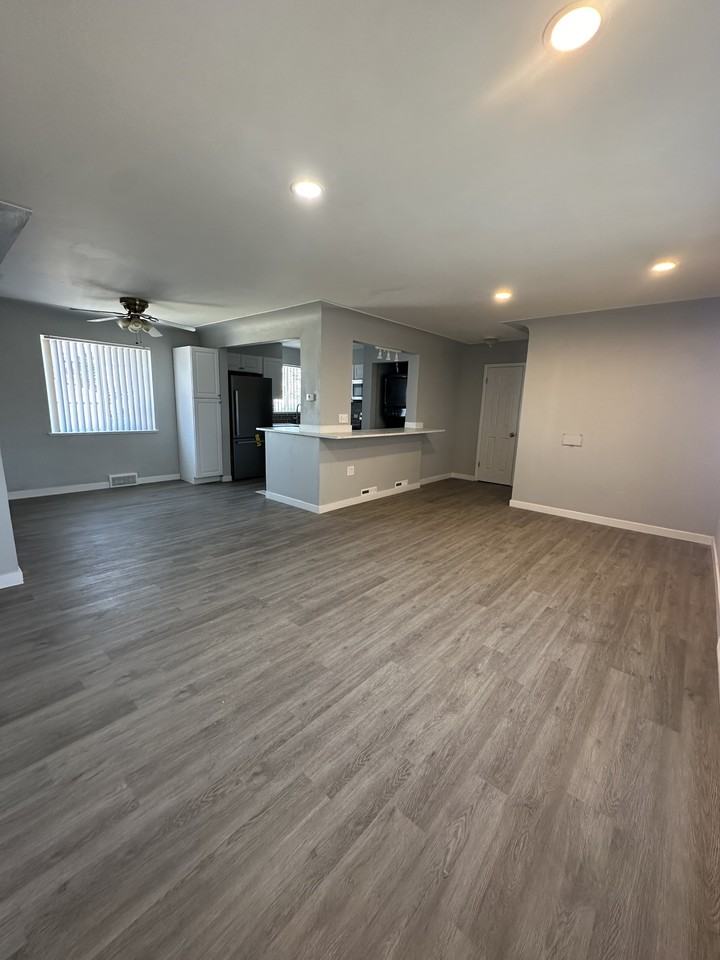 3680 Locust Street - Photo 4 of 20