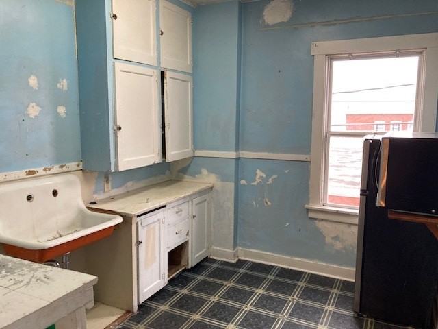 376 N Elm - Photo 4 of 5