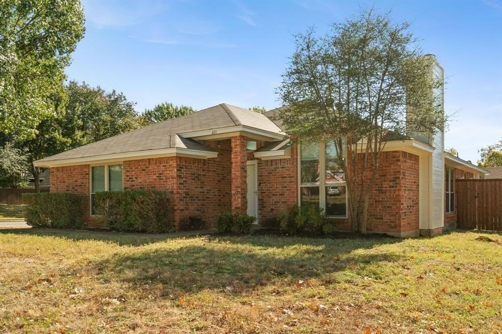 401 Caviness Dr - Photo 3 of 31