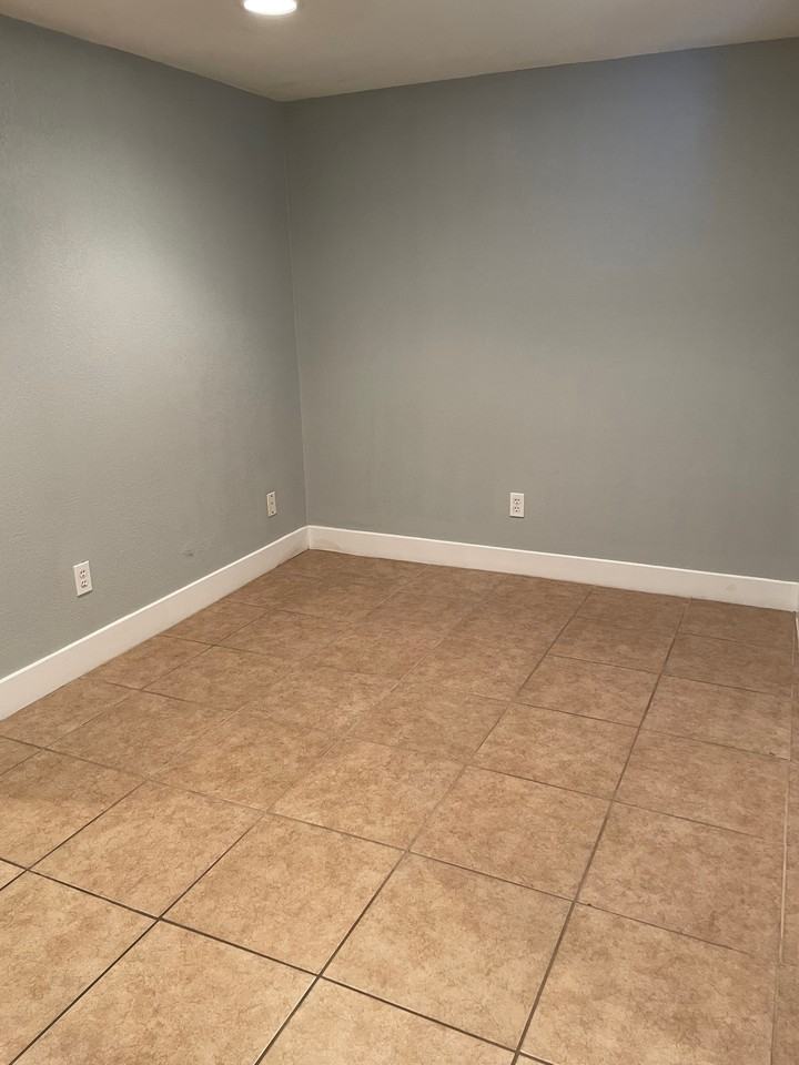 1050 East Fairmount Avenue - Photo 7 of 22