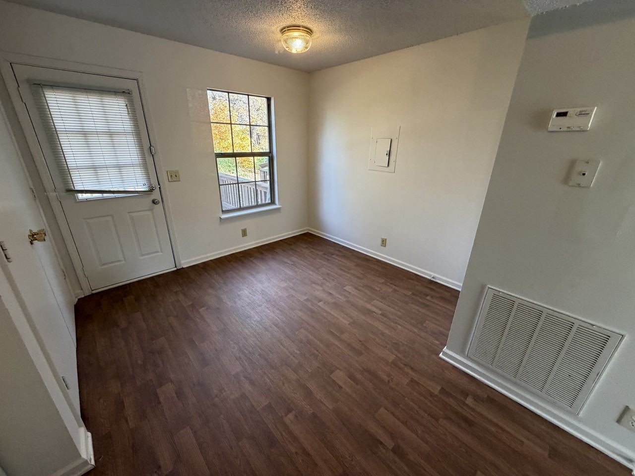 103 Hickory Trace Road - Photo 5 of 8