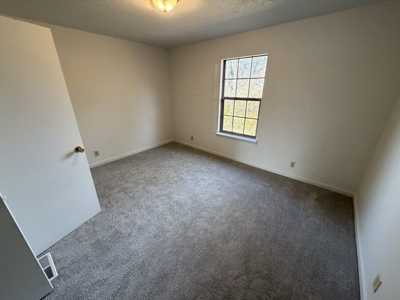 103 Hickory Trace Road - Photo 7 of 8