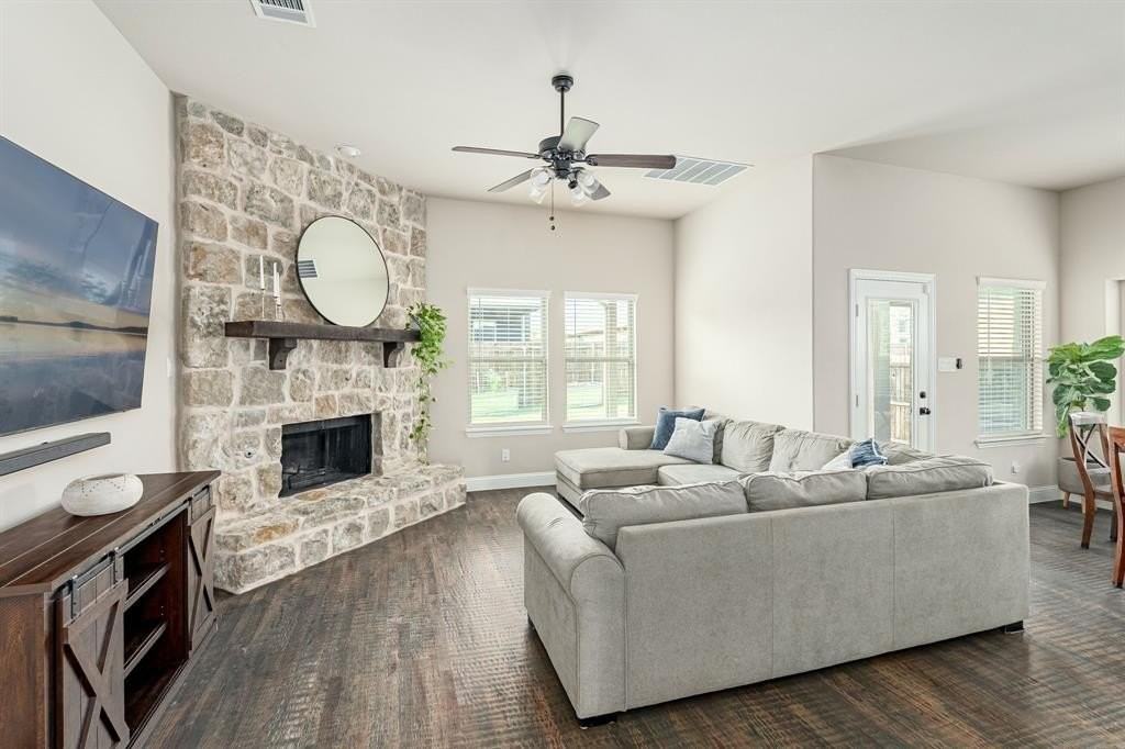 209 Michael Drive - Photo 5 of 40