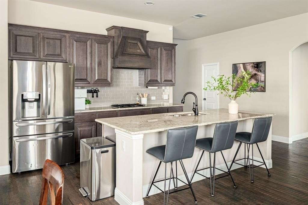 209 Michael Drive - Photo 7 of 40