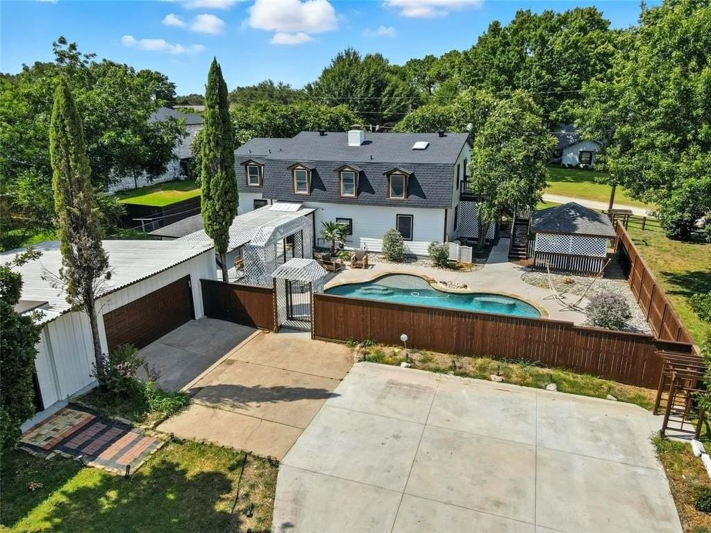 1323 Dublin St - Photo 2 of 40