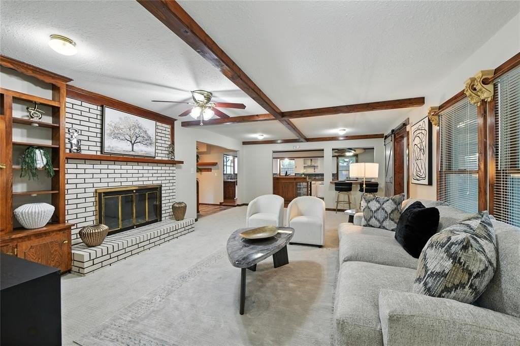 1323 Dublin St - Photo 3 of 40