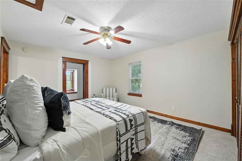 1323 Dublin St - Photo 7 of 40