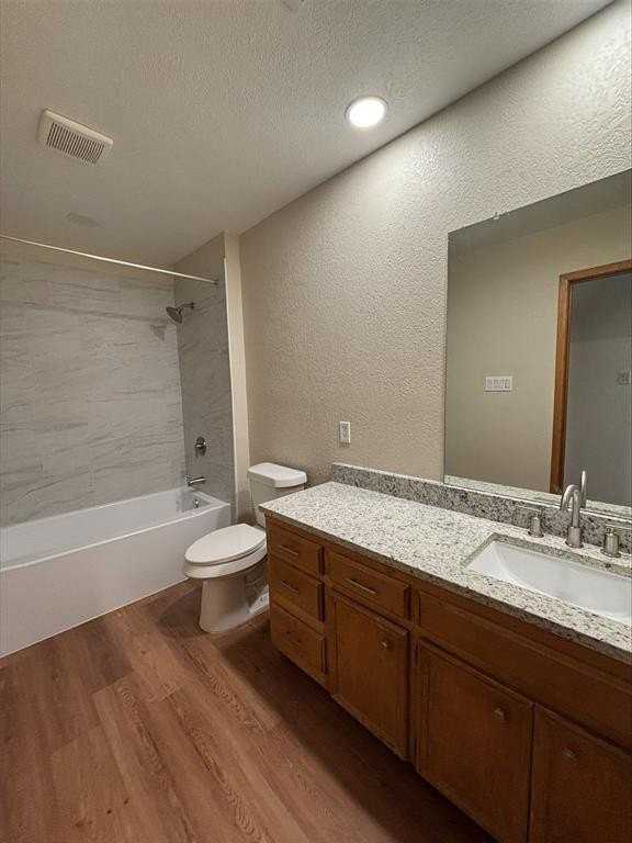 702 Matthews Ct - Photo 3 of 11