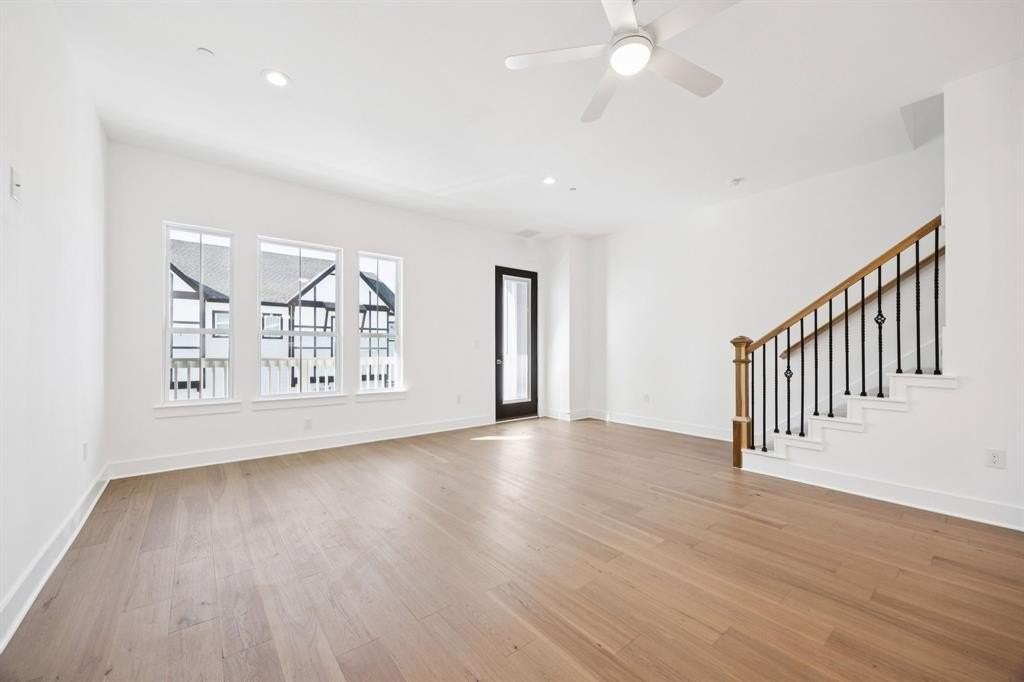 266 Harris St - Photo 5 of 24