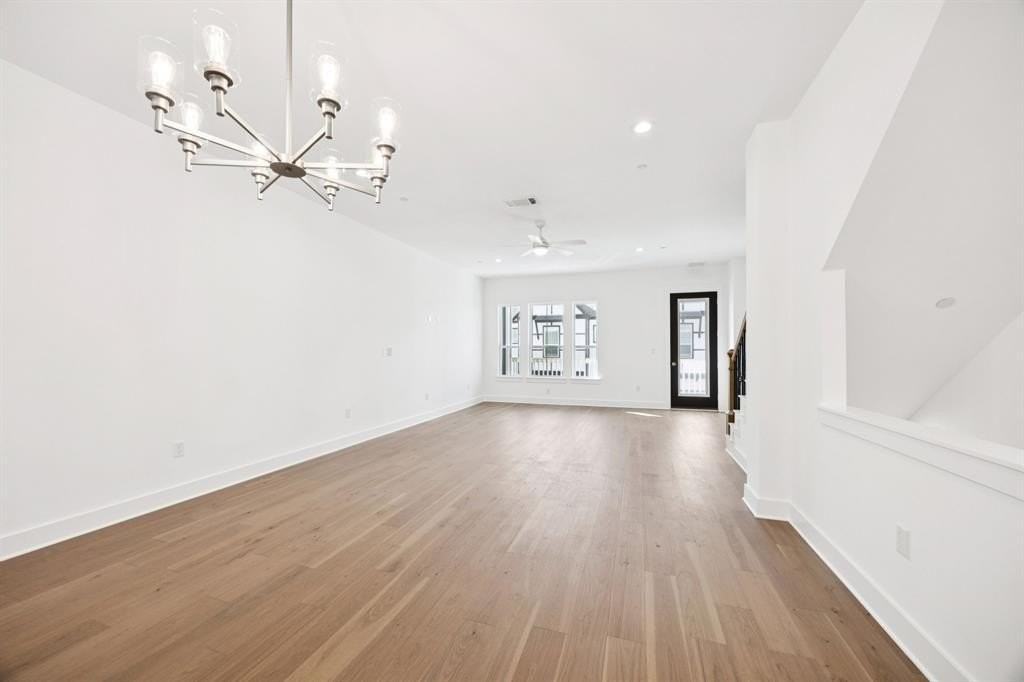 266 Harris St - Photo 6 of 24