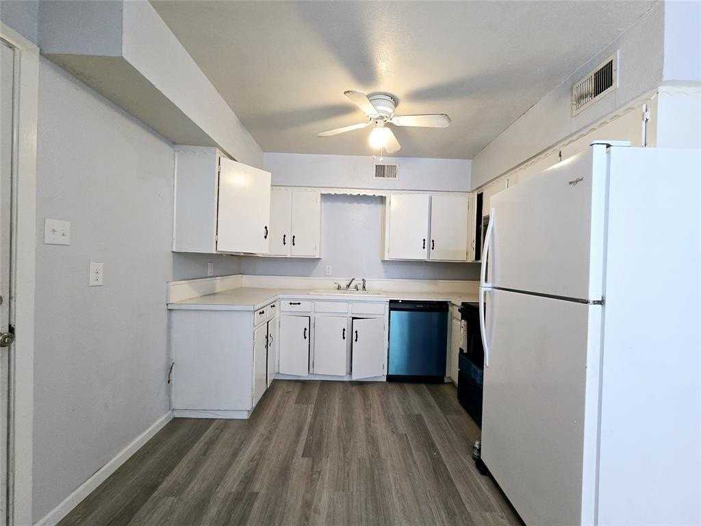 902 Spring Valley Plz - Photo 6 of 11