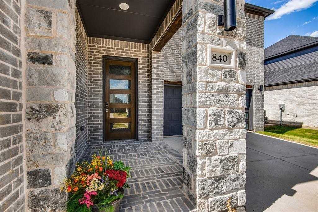 840 Belltown Dr - Photo 2 of 36