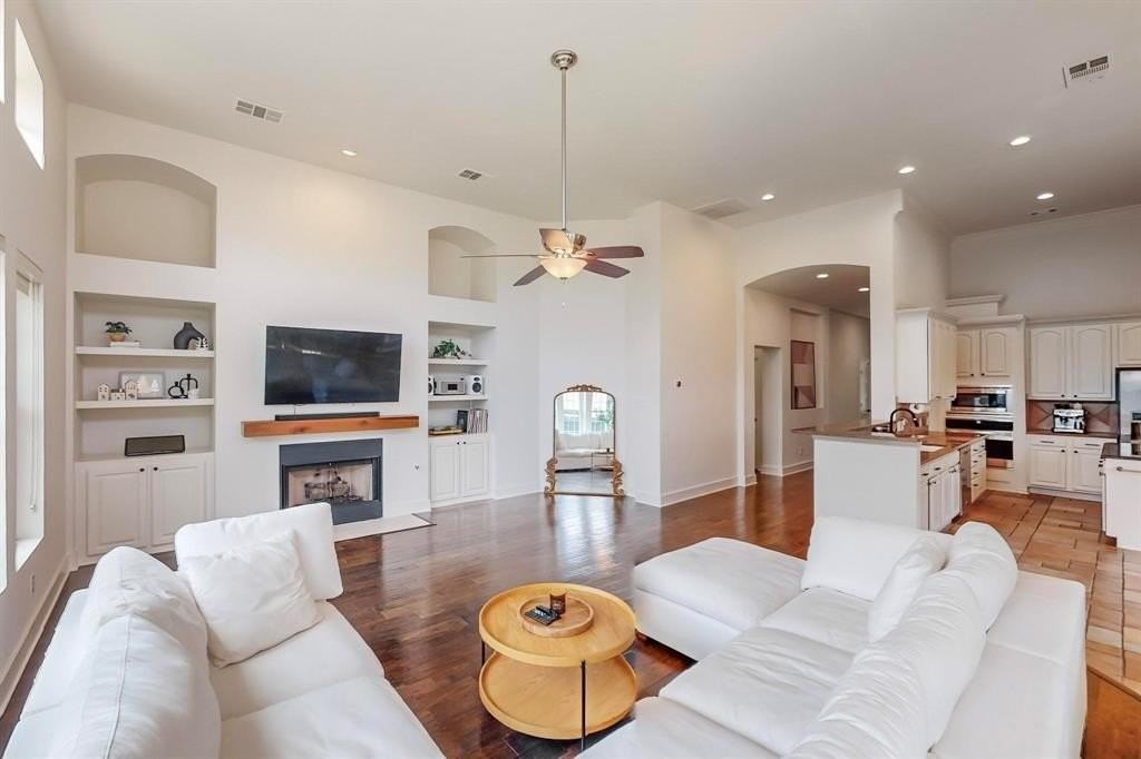 9964 Madrone Dr - Photo 4 of 39