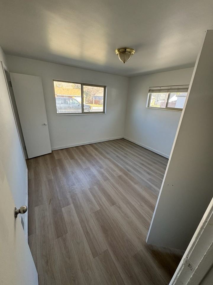 282 Springville (12-22) - Photo 5 of 13