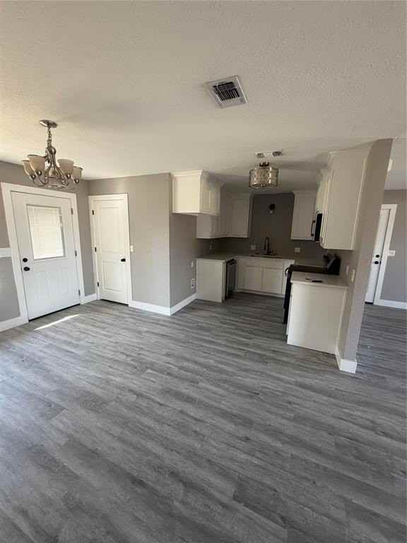 6801 Lakeview Dr - Photo 5 of 9