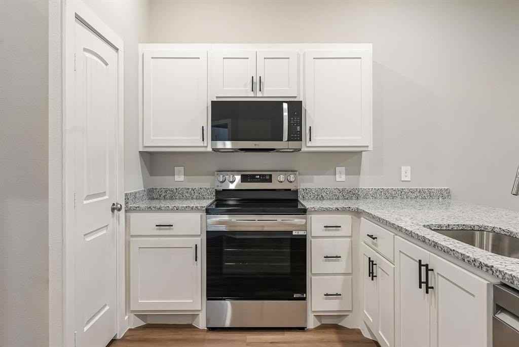 2633 Baron Ave - Photo 7 of 38