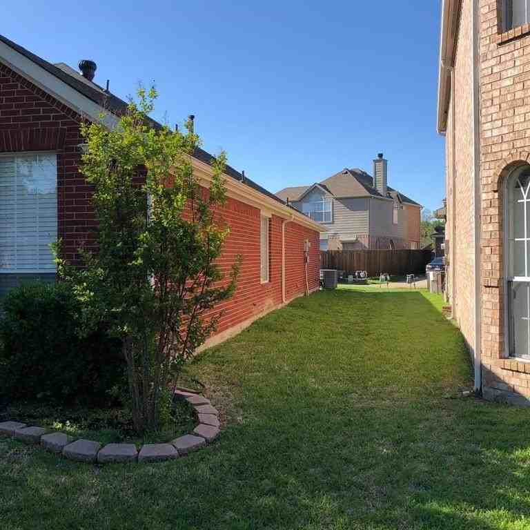 1202 Defford Ln - Photo 2 of 10