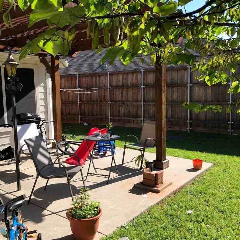 1202 Defford Ln - Photo 5 of 10