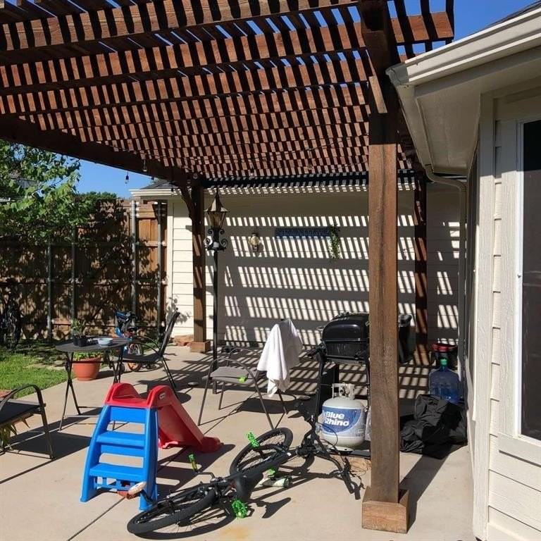 1202 Defford Ln - Photo 6 of 10