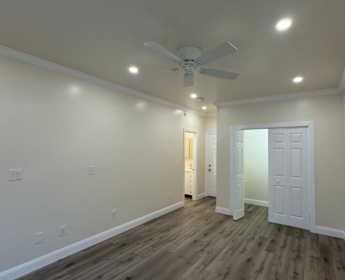 The Palms On Seminary - Photo 3 of 11