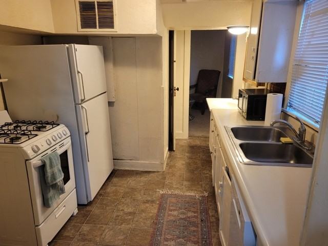 1121 and 1123 University Avenue - Photo 2 of 11