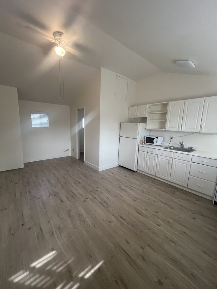 936 S. Pacific St - Photo 2 of 19