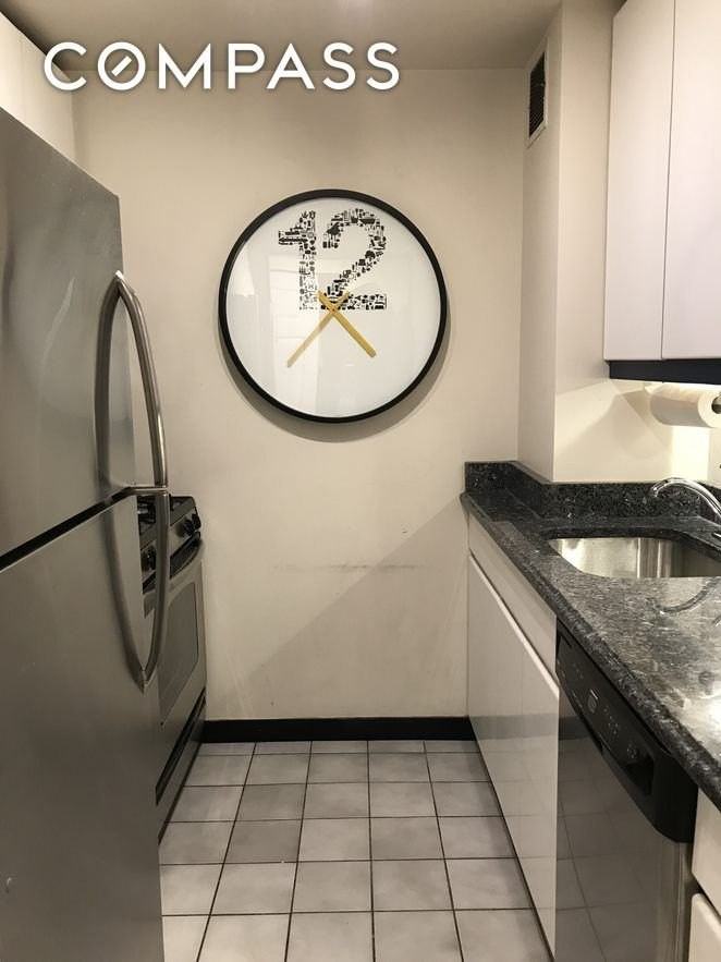 50 Lexington Ave #9F - Photo 2 of 7