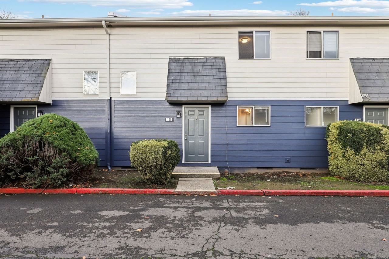 PARK PLACE APARTMENTS - Photo 7 of 50