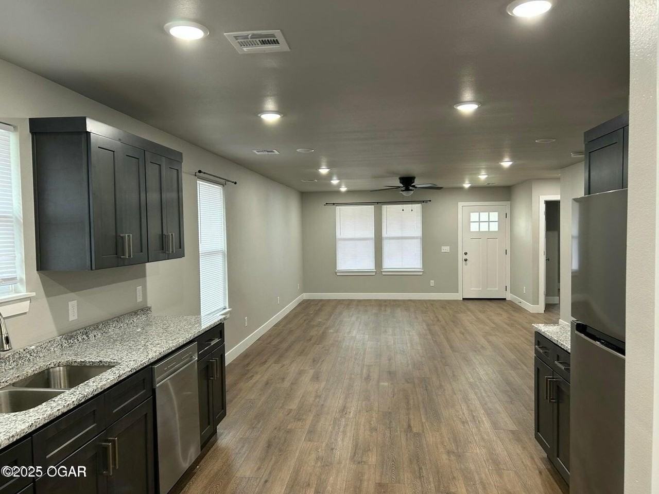 1319 West Broadway Street - Photo 4 of 6