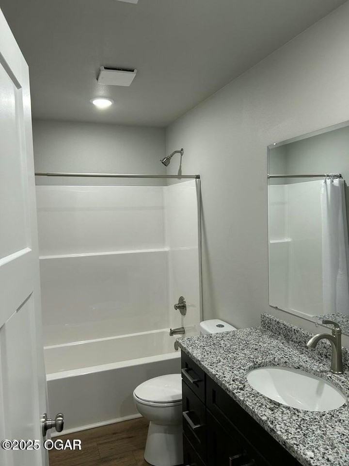 1319 West Broadway Street - Photo 6 of 6