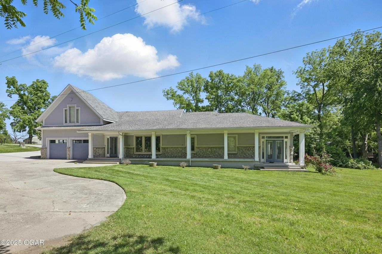 5594 Riverside Dr - Photo 3 of 50