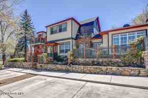 featured image of 325 Union Street