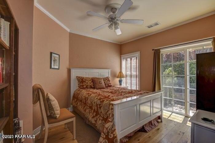 325 Union Street - Photo 7 of 11