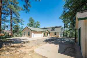 featured image of 847 Clubhouse Drive