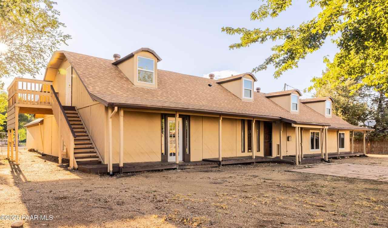 3225 North Starlight Drive - Photo 4 of 33