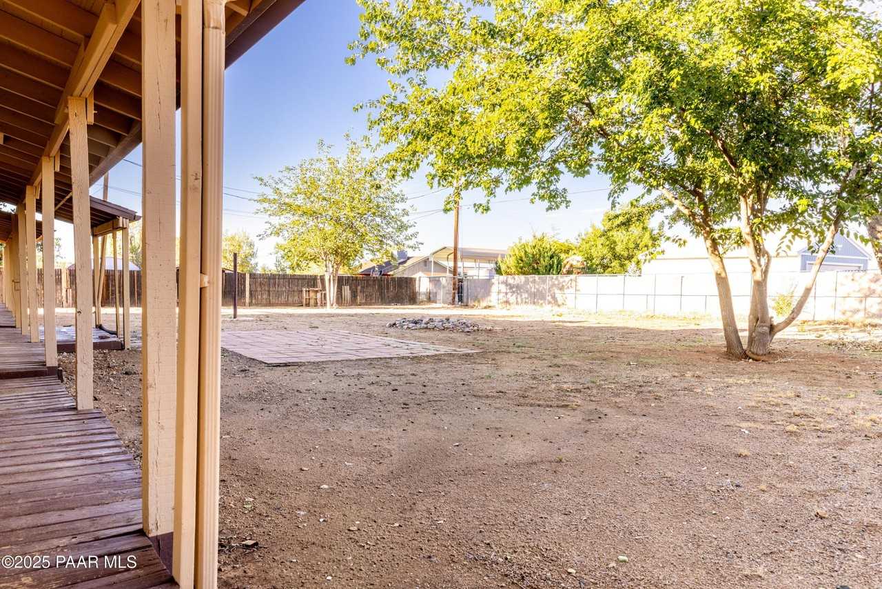 3225 North Starlight Drive - Photo 5 of 33