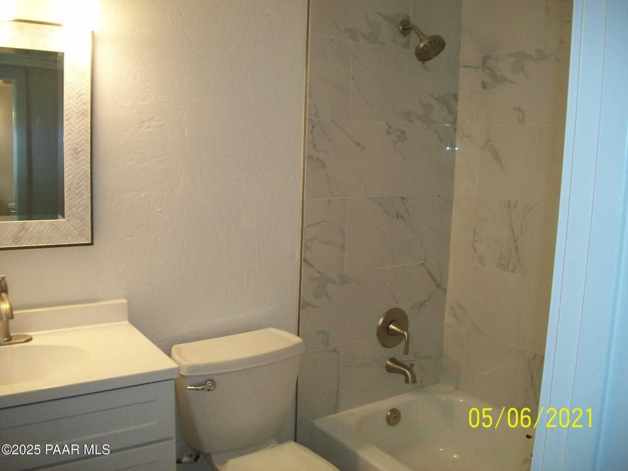 5270 E Diamond Dr Apt B #B - Photo 7 of 12