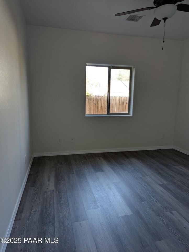 2976 N Yavapai Rd E Apt 2 #2 - Photo 7 of 12