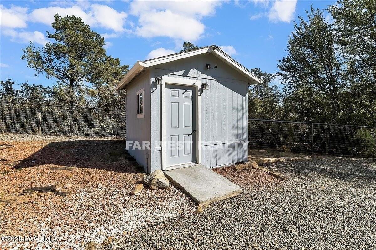 2490 W Glenshandra Dr - Photo 6 of 44