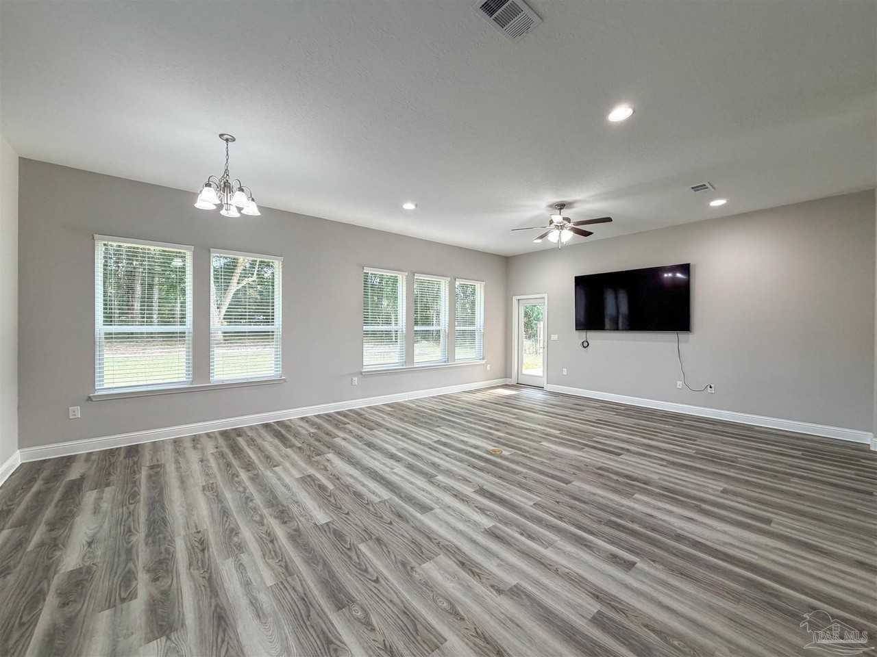 4578 Red Oak Dr - Photo 4 of 31