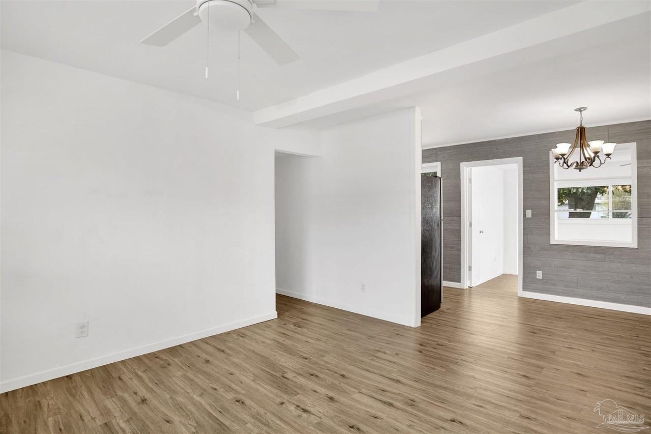 51 Adkinson Dr - Photo 5 of 26