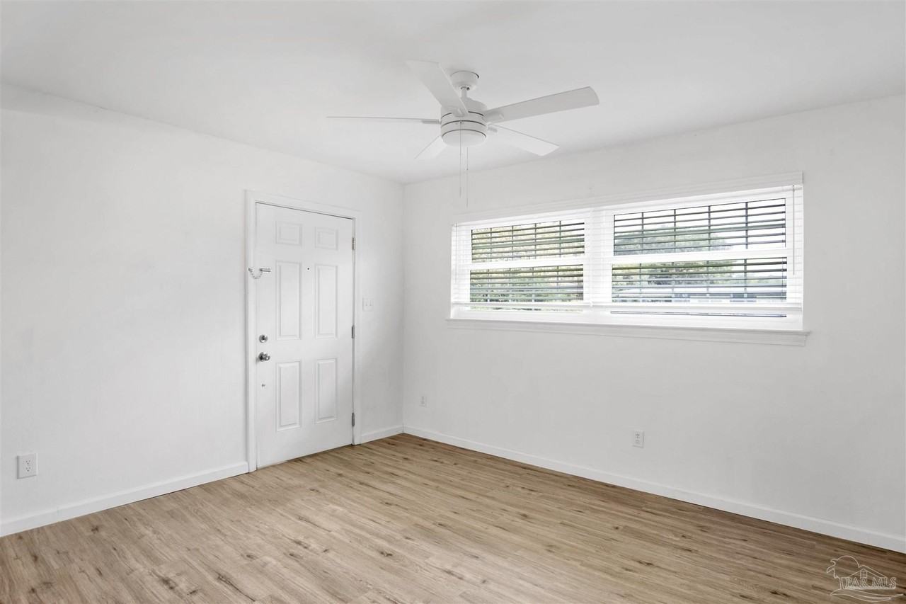 51 Adkinson Dr - Photo 7 of 26