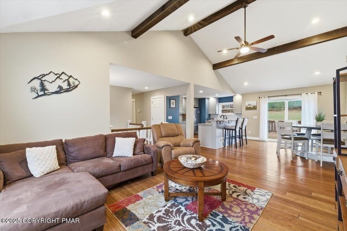 126 Snyder Ln - Photo 4 of 22