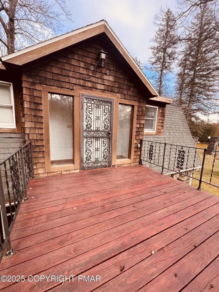 1978 Route 611 - Photo 2 of 12