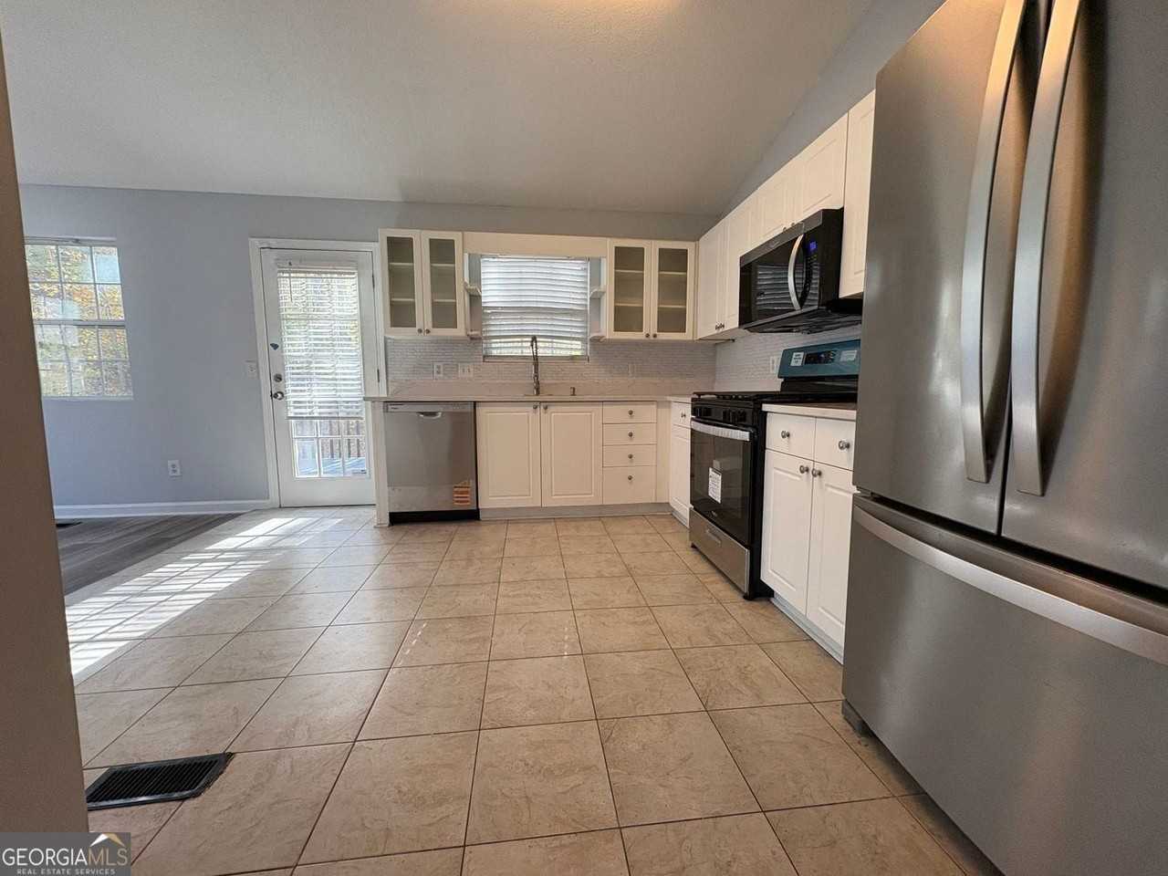 1718 Graywood Dr Se - Photo 5 of 20