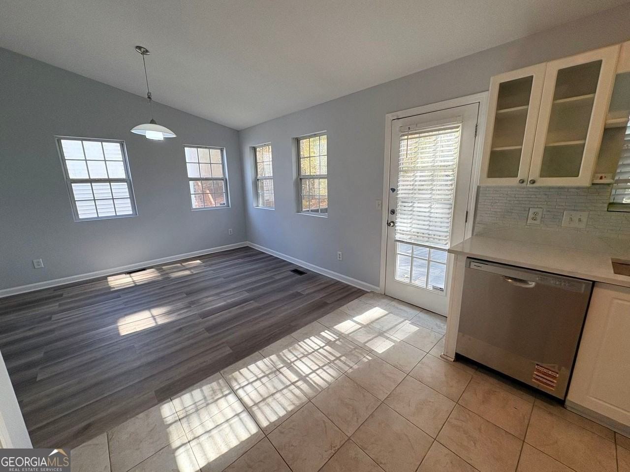 1718 Graywood Dr Se - Photo 7 of 20